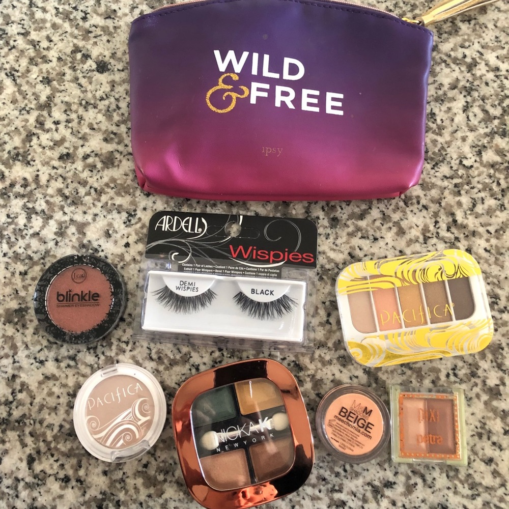 Ipsy bag with shadows and lashes